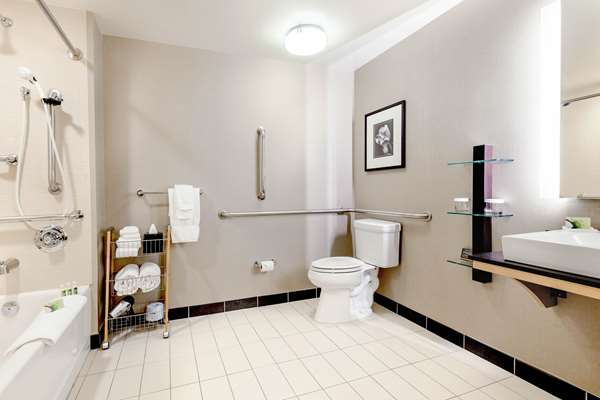 Suite - Cambria Hotel Downtown Pittsburgh