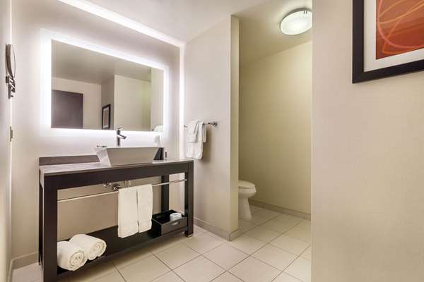 Suite - Cambria Hotel Downtown Pittsburgh