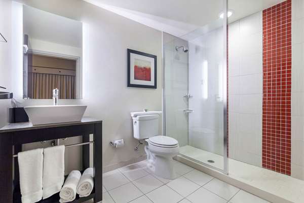 Suite - Cambria Hotel Downtown Pittsburgh