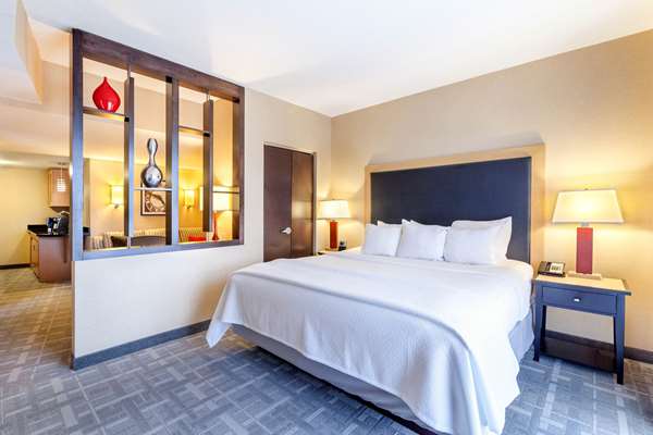 Suite - Cambria Hotel Downtown Pittsburgh