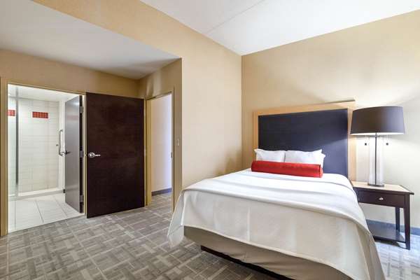 Suite - Cambria Hotel Downtown Pittsburgh