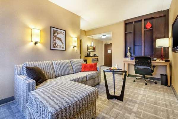 Suite - Cambria Hotel Downtown Pittsburgh