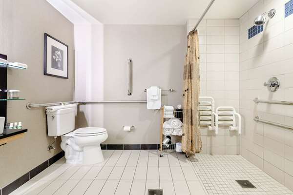 Suite - Cambria Hotel Downtown Pittsburgh