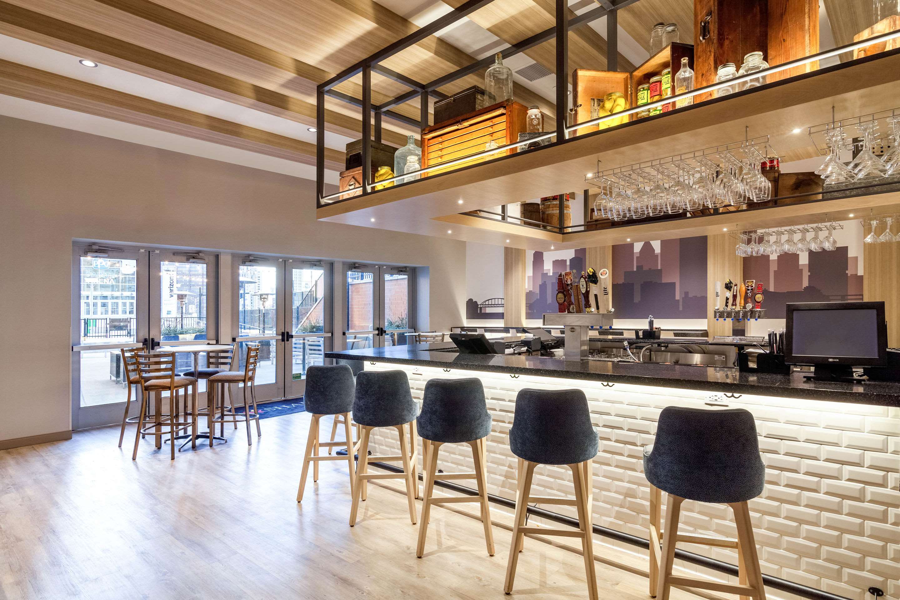 Hotel bar | Cambria Hotel Pittsburgh - Downtown