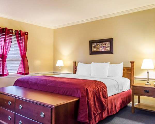 Suite - Clarion Inn Historic Strasburg