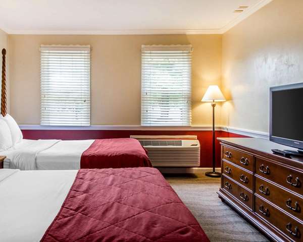 Suite - Clarion Inn Historic Strasburg