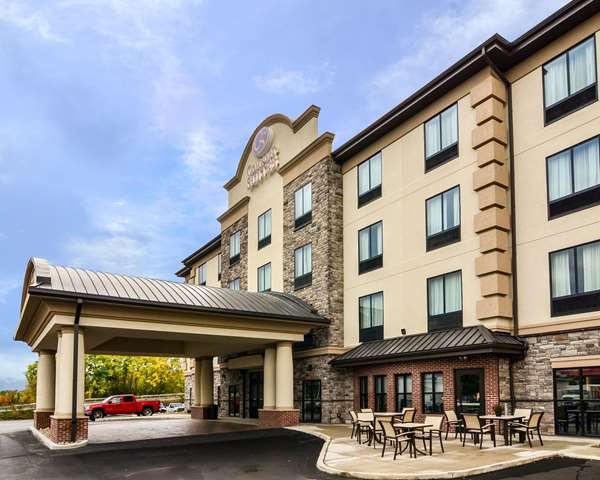 Exterior view - Comfort Suites Uniontown