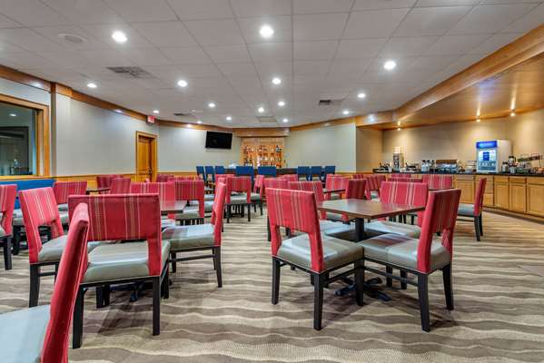 Amenities - Comfort Inn Lancaster County North Denver
