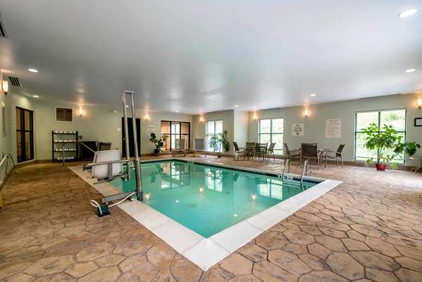 Pool - Comfort Inn & Suites Tunkhannock