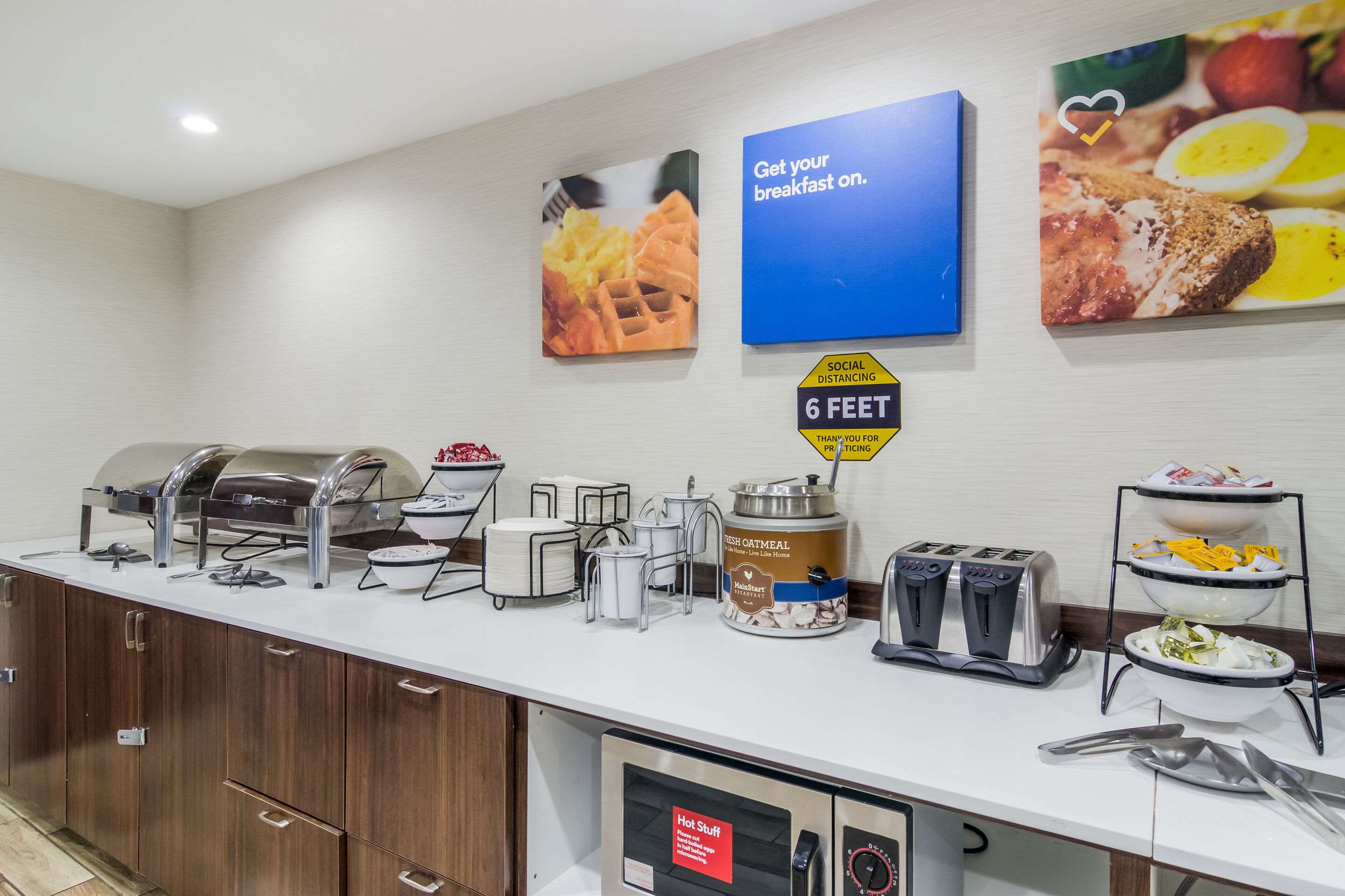 Breakfast bar | Comfort Inn & Suites