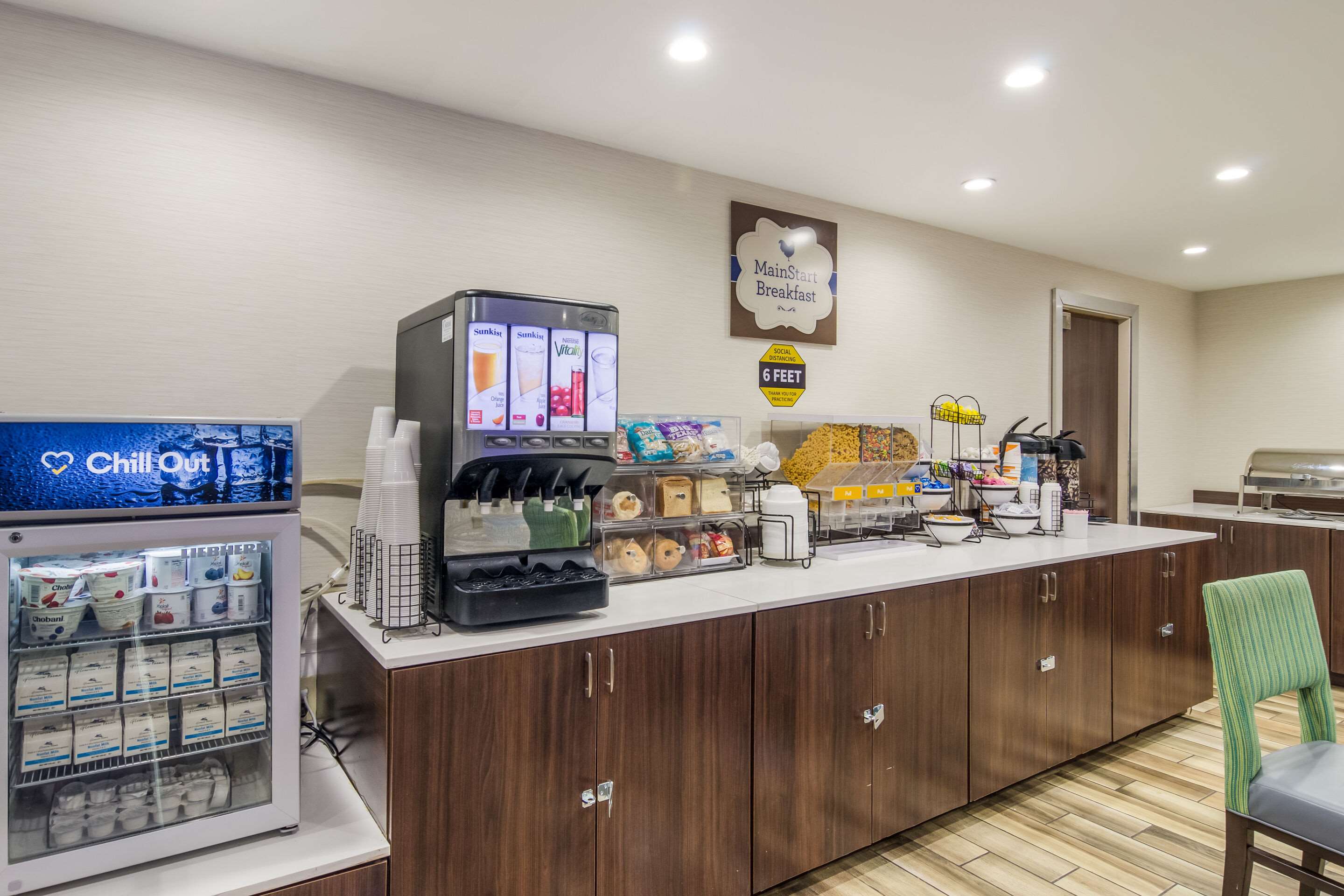 Breakfast bar | Comfort Inn & Suites