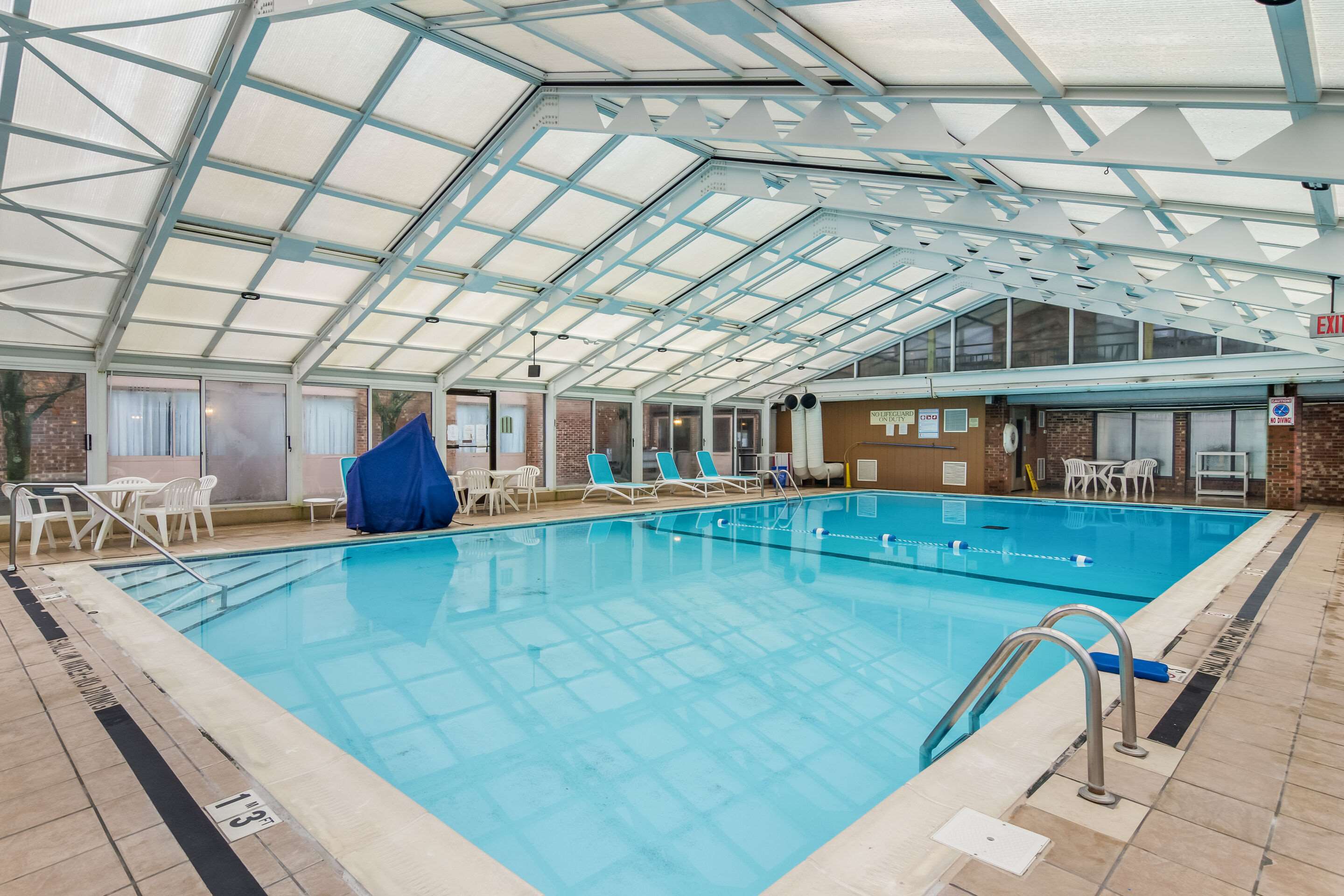 Indoor pool | Comfort Inn & Suites