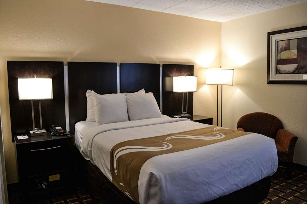 COMFORT INN DUNMORE - SCRANTON EAST-guestroom-Guest Room,On-Site.jpg