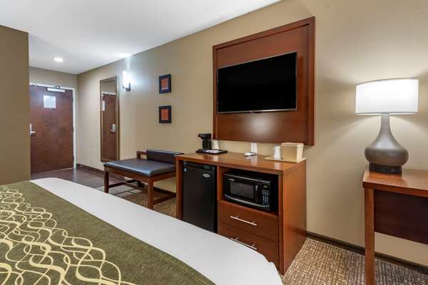  - Comfort Inn & Suites Pittsburgh