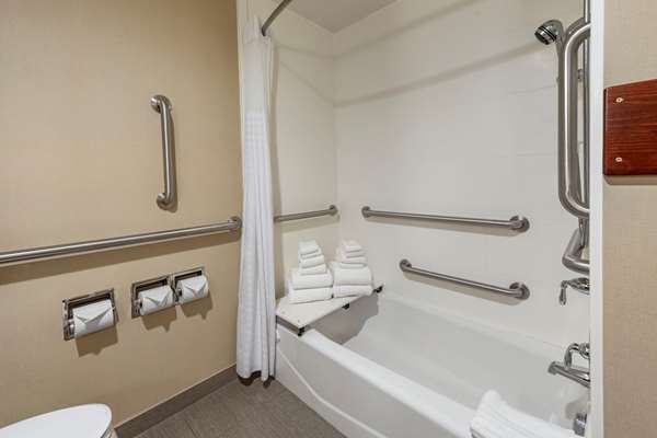 Suite - Comfort Inn & Suites Pittsburgh