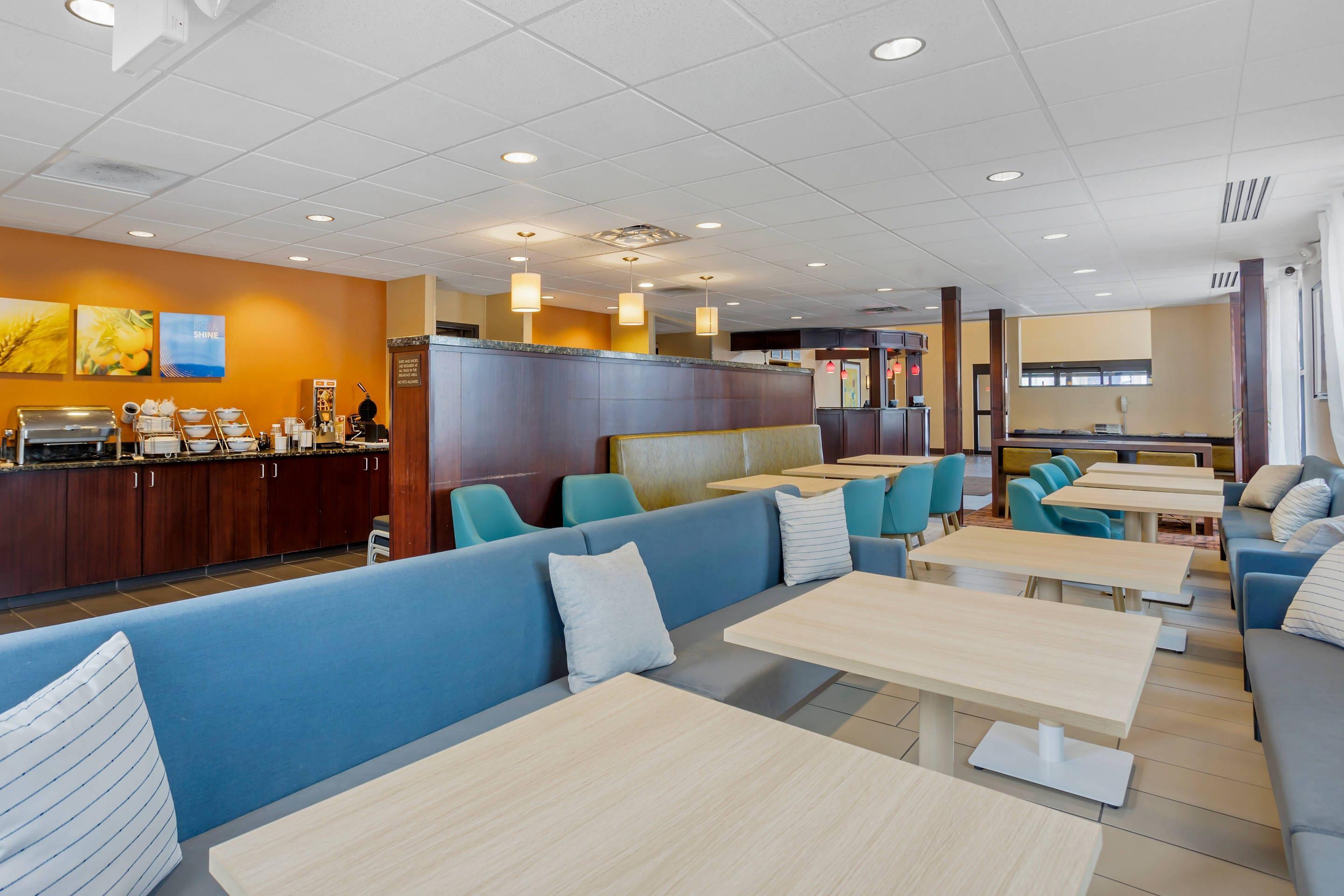 Breakfast area | Comfort Inn & Suites Sayre