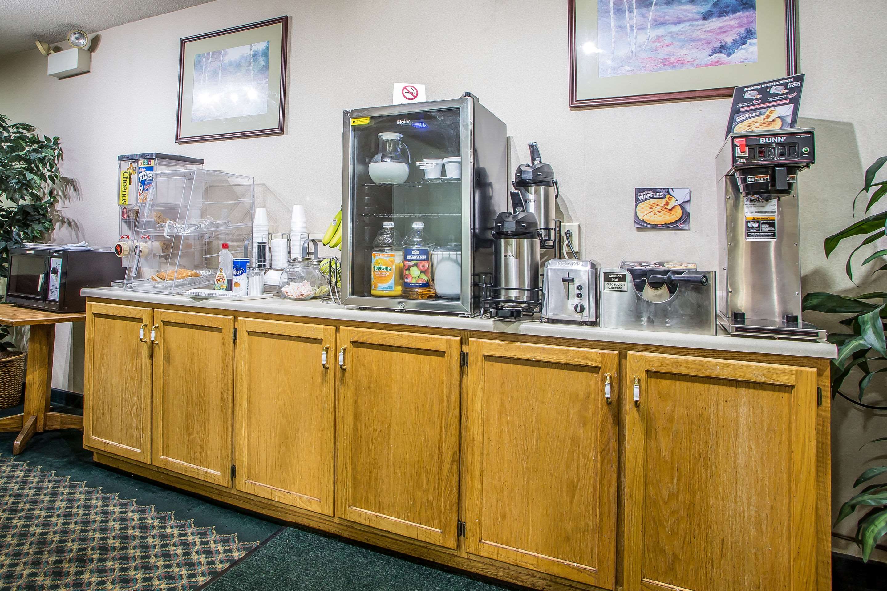 Breakfast area