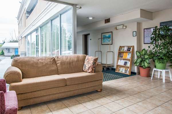  - Rodeway Inn Bedford - I-70 & I-76, Exit 146