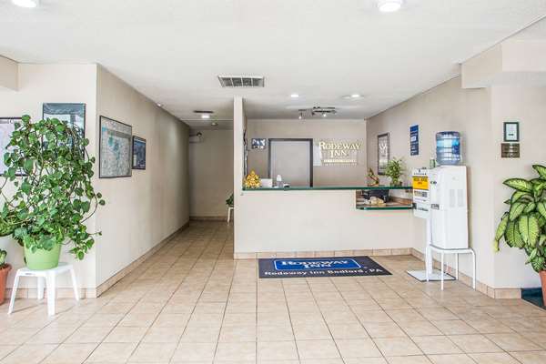  - Rodeway Inn Bedford - I-70 & I-76, Exit 146