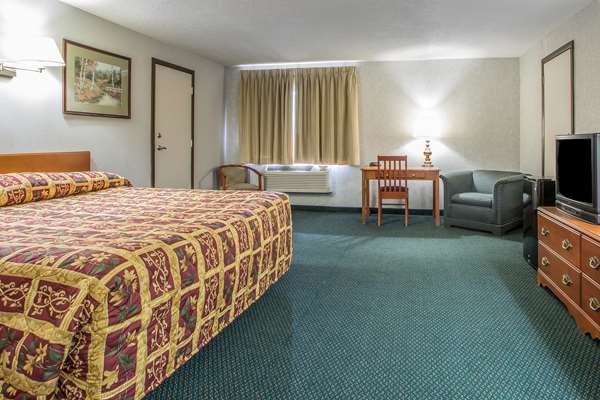  - Rodeway Inn Bedford - I-70 & I-76, Exit 146