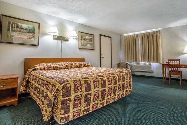  - Rodeway Inn Bedford - I-70 & I-76, Exit 146