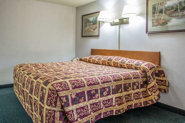  - Rodeway Inn Bedford - I-70 & I-76, Exit 146