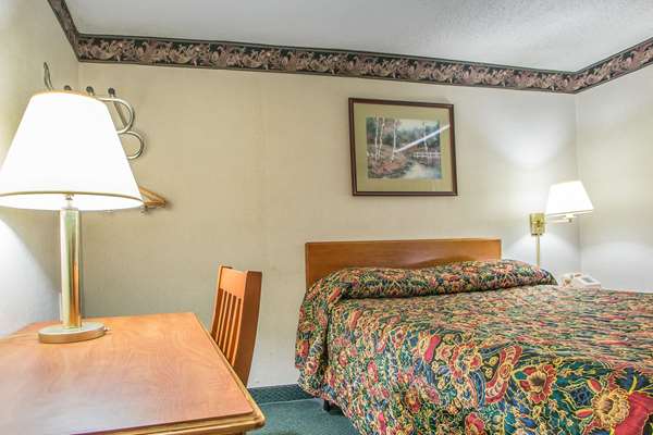  - Rodeway Inn Bedford - I-70 & I-76, Exit 146