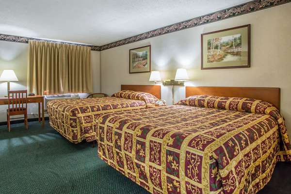  - Rodeway Inn Bedford - I-70 & I-76, Exit 146