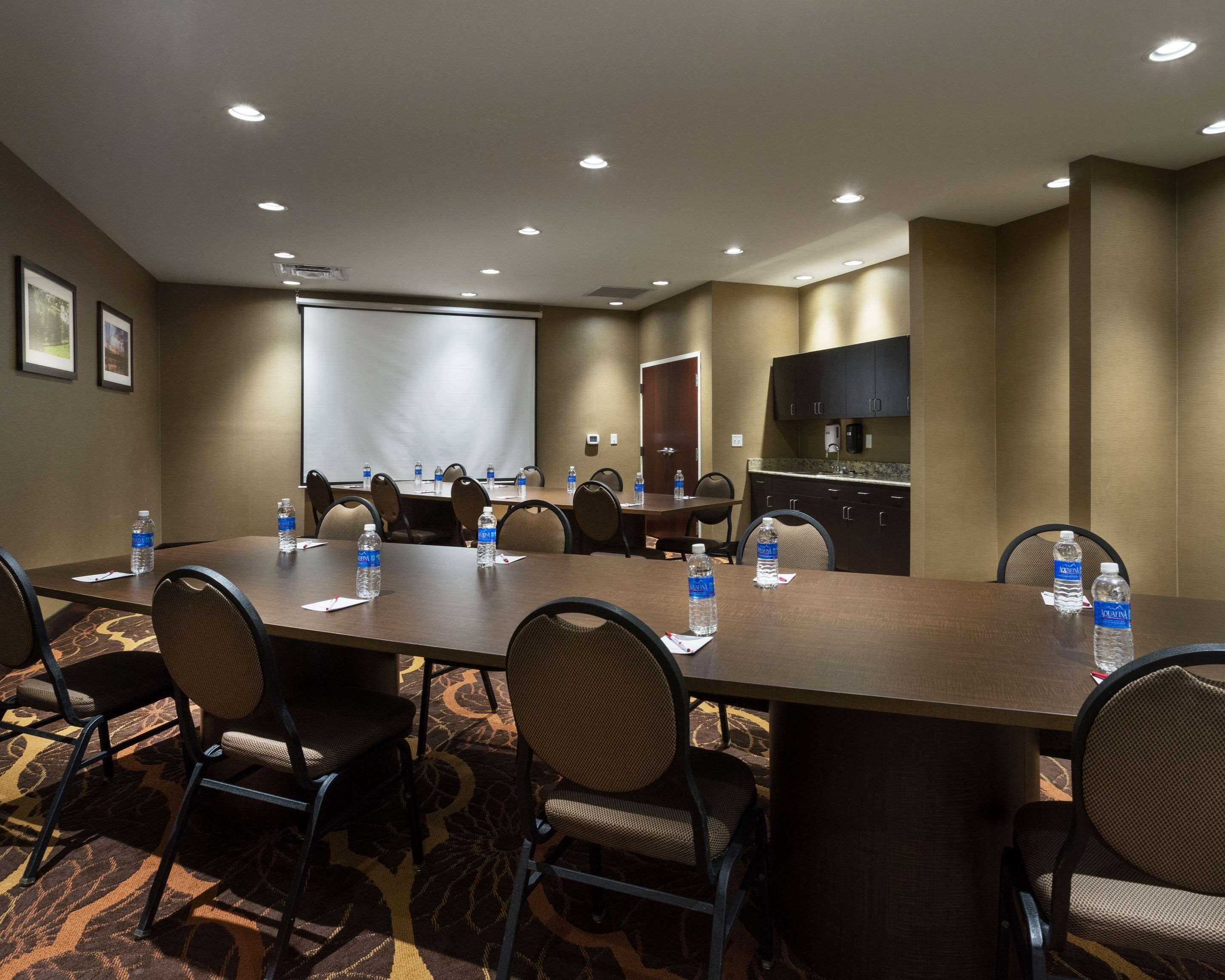 Meeting room | Comfort Suites
