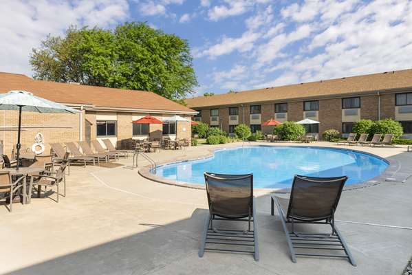 Pool - Best Western Plus Ramkota Hotel Sioux Falls - I-29, Exit 81