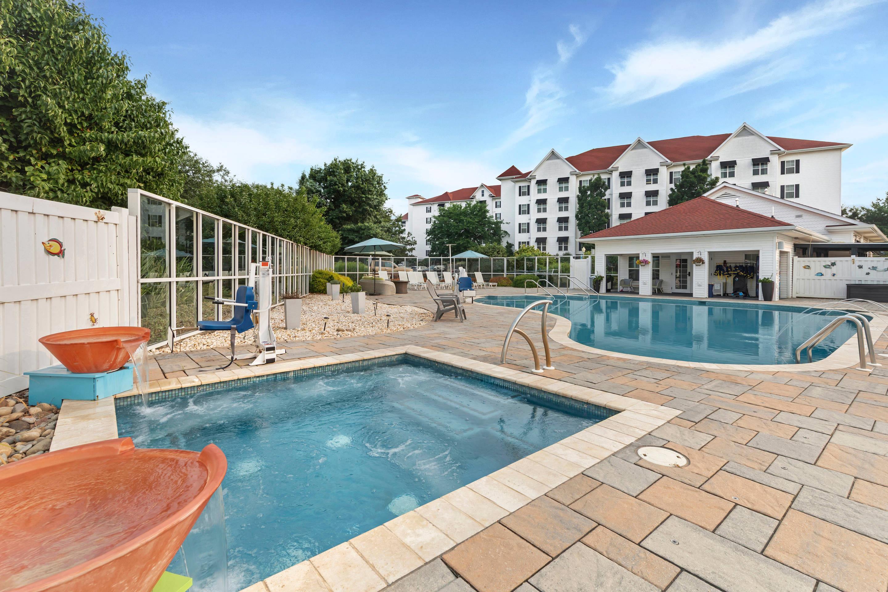 Outdoor pool | Bluegreen Vacations Suites at Hershey, an Ascend Collection Resort