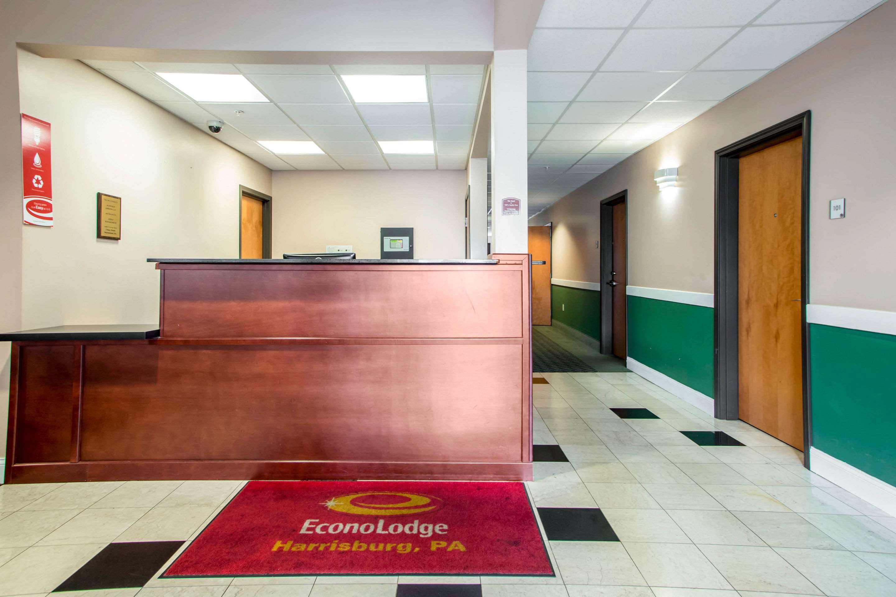 Hotel lobby | Econo Lodge Harrisburg - Hershey