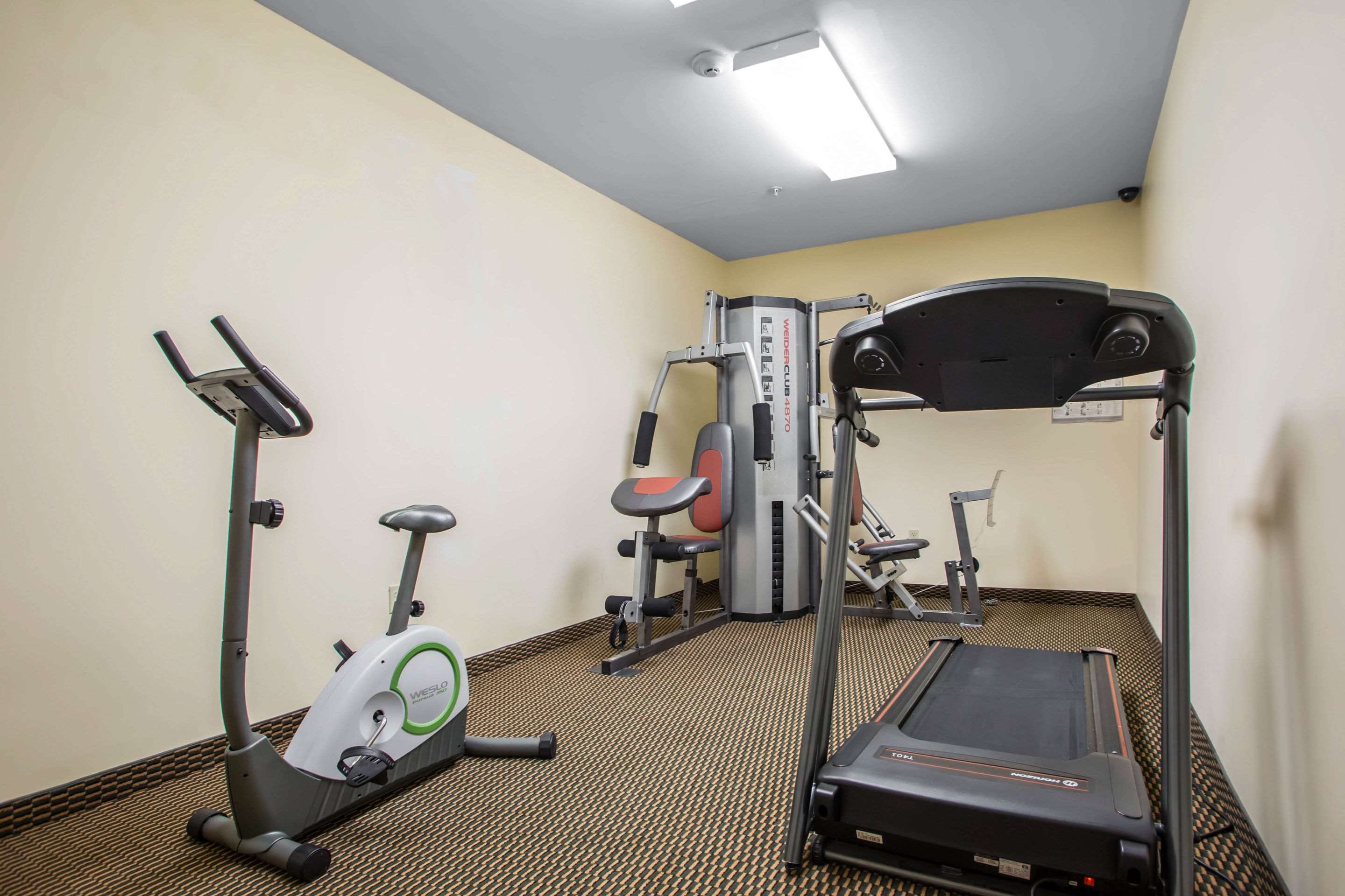 Fitness center | Econo Lodge Harrisburg - Hershey