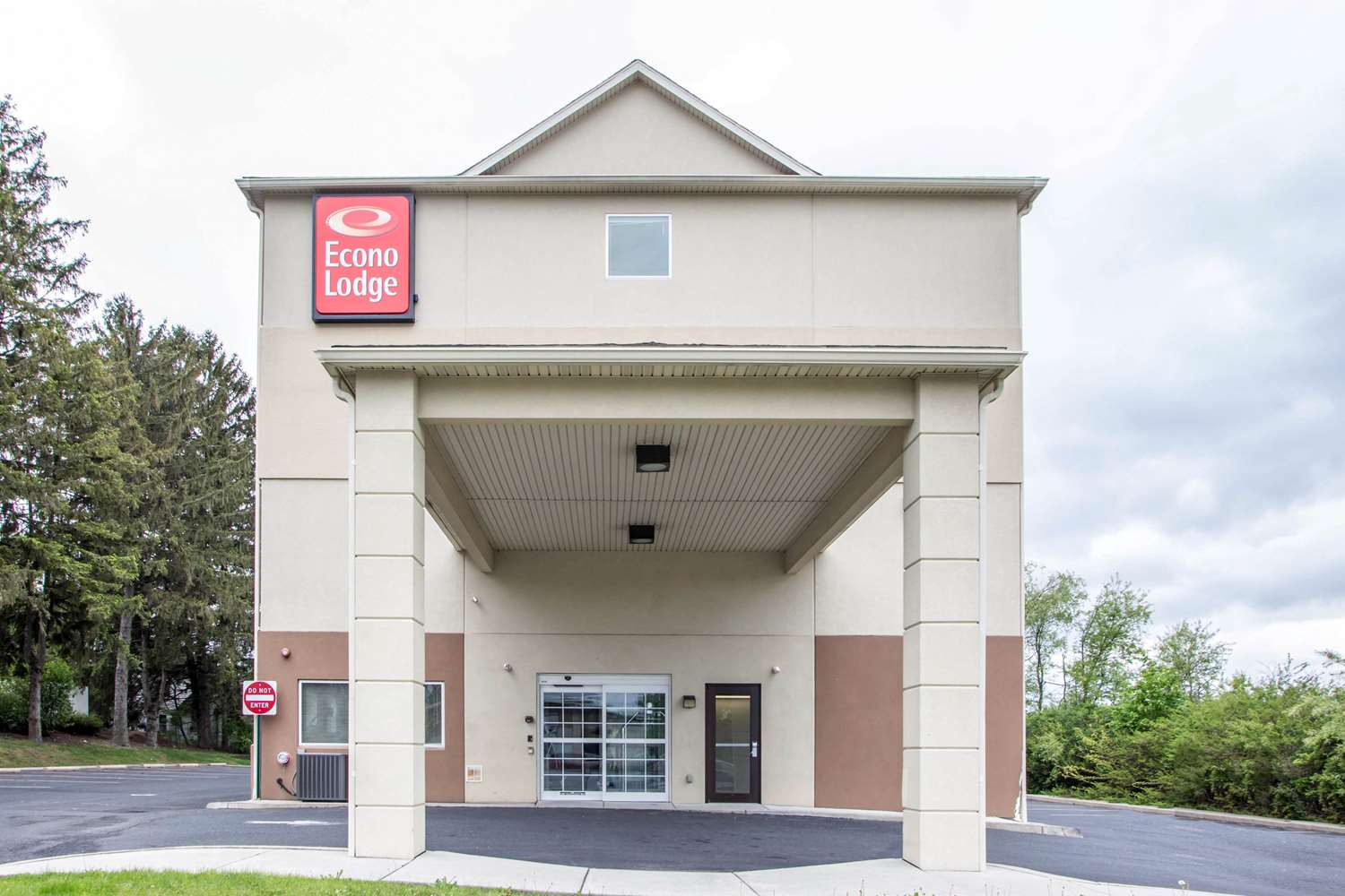 Econo Lodge Union Deposit Harrisburg, PA See Discounts