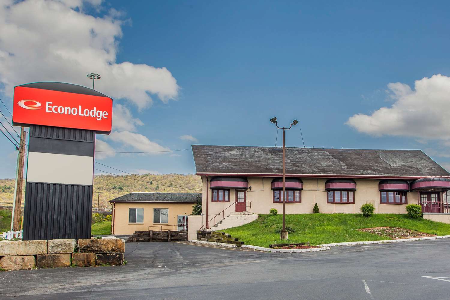 Econo Lodge Breezewood, PA See Discounts