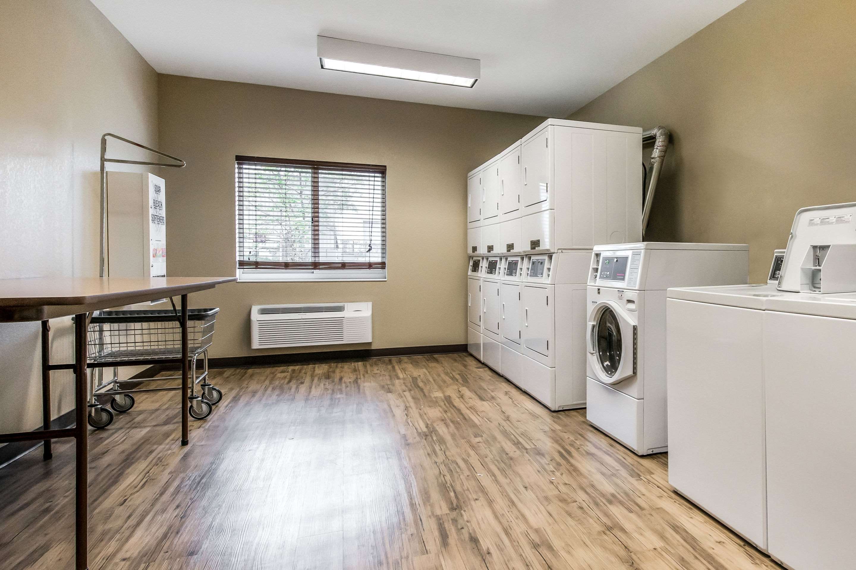 Guest laundry facilities | Suburban Studios