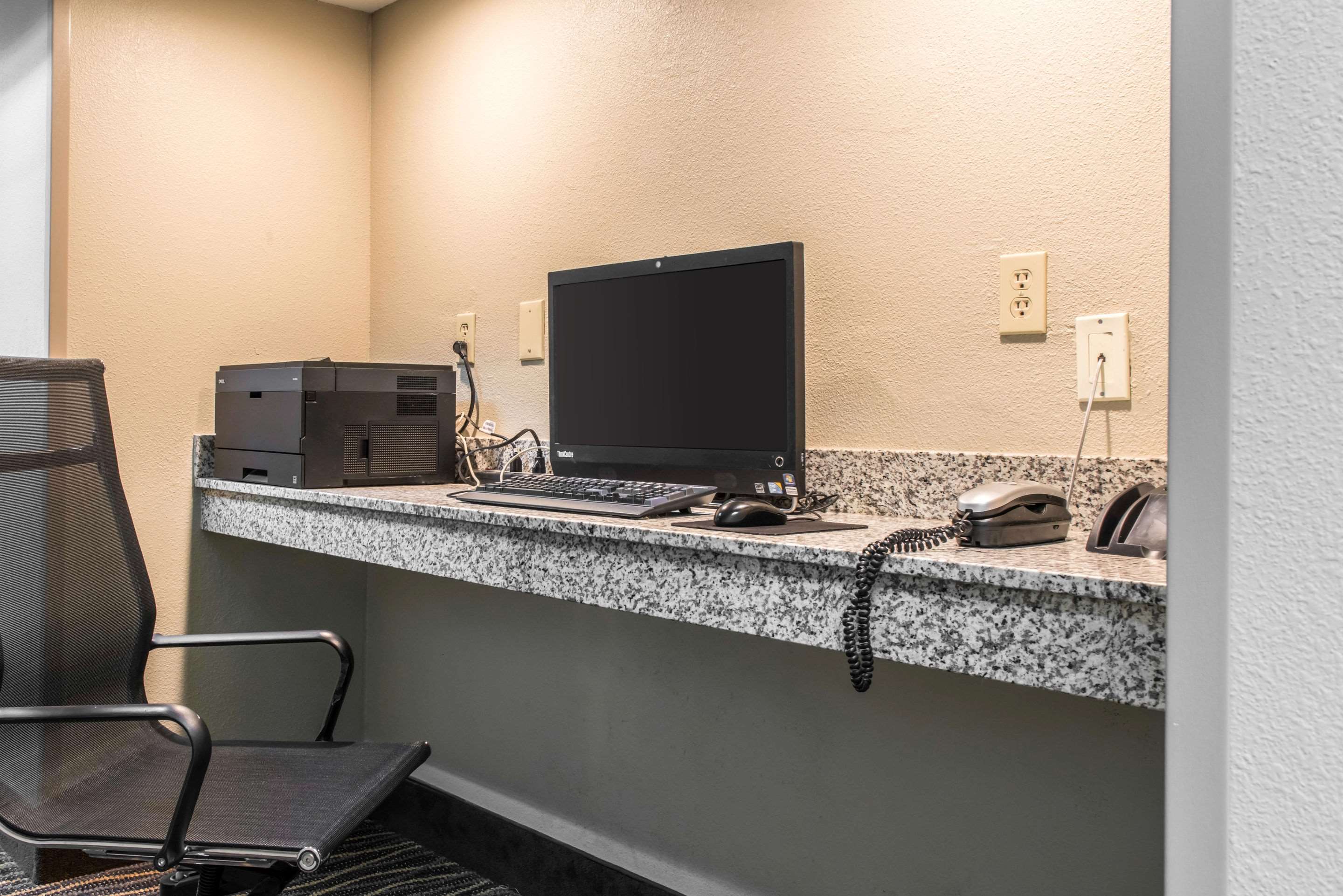 Business center | Sleep Inn & Suites Pittsburgh