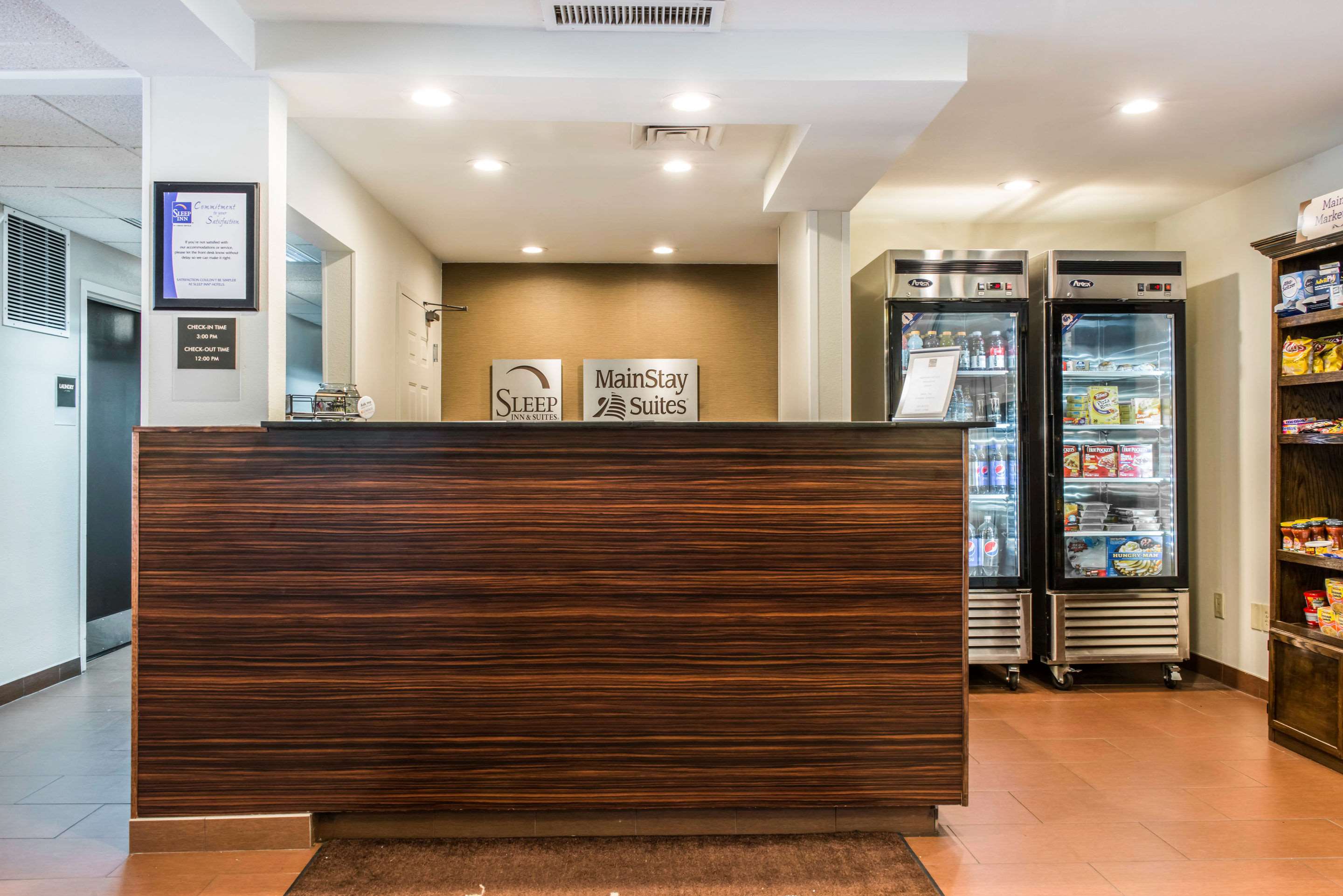 Front desk | Sleep Inn & Suites Pittsburgh