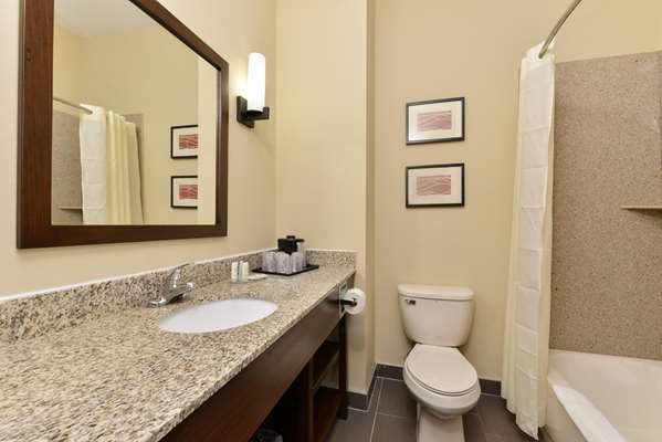  - Comfort Inn & Suites Manheim - I-76, Exit 266