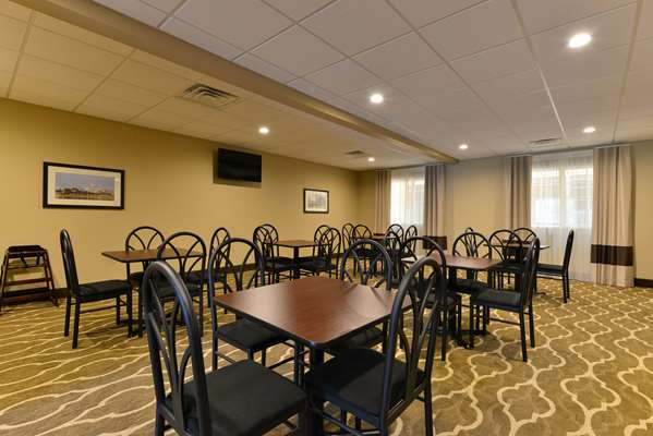 Amenities - Comfort Inn & Suites Manheim - I-76, Exit 266
