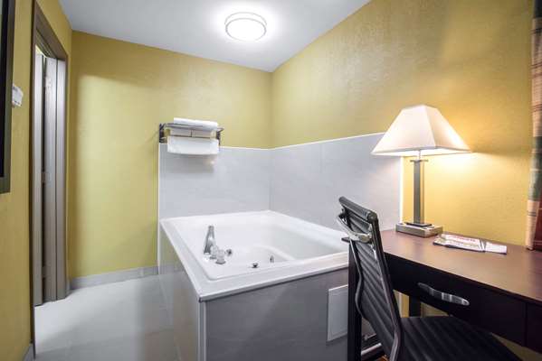  - Rodeway Inn Towanda