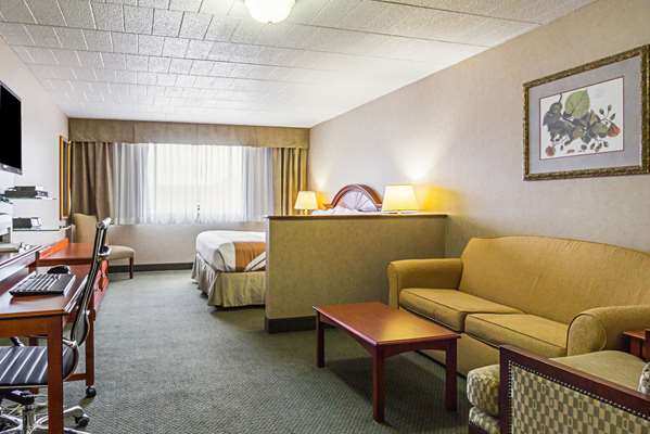 Suite - Quality Inn & Suites Altoona