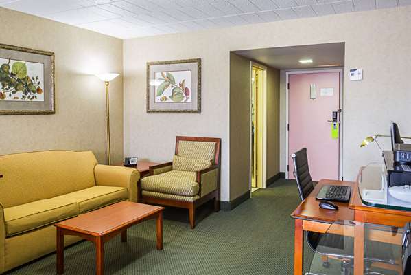 Suite - Quality Inn & Suites Altoona
