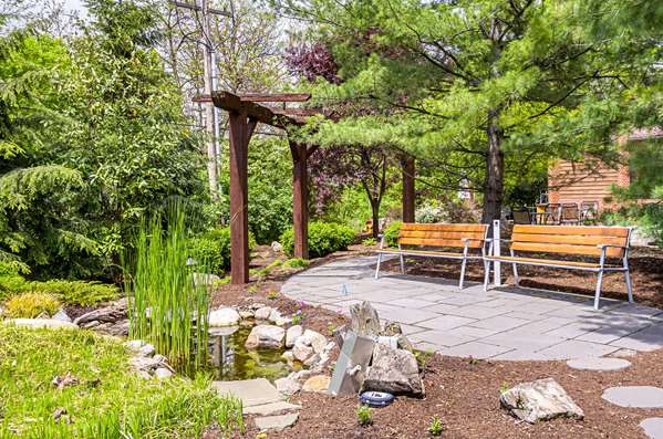 Pool - Quality Inn & Suites Altoona