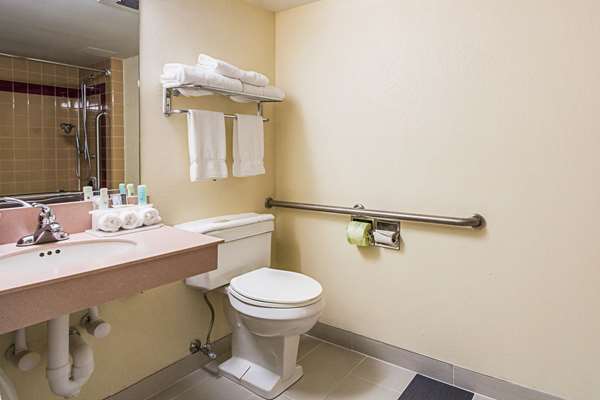  - Quality Inn & Suites Altoona