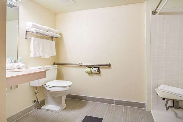  - Quality Inn & Suites Altoona