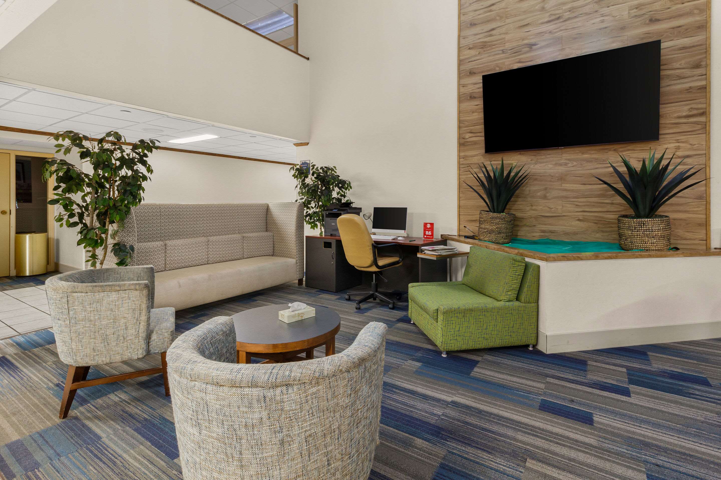 Hotel lobby | Quality Inn & Suites