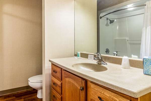  - Clarion Inn Cranberry Township - I-79, Exit 78