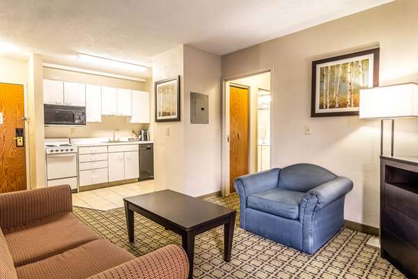 Suite - Clarion Inn Cranberry Township - I-79, Exit 78