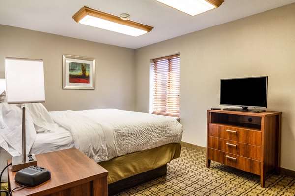 Suite - Clarion Inn Cranberry Township - I-79, Exit 78